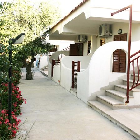 Residence Adriatico Mattinata Esterno foto