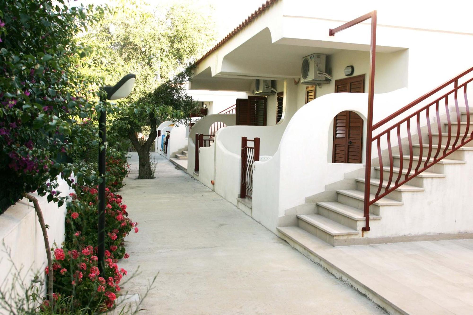 Residence Adriatico Mattinata Esterno foto